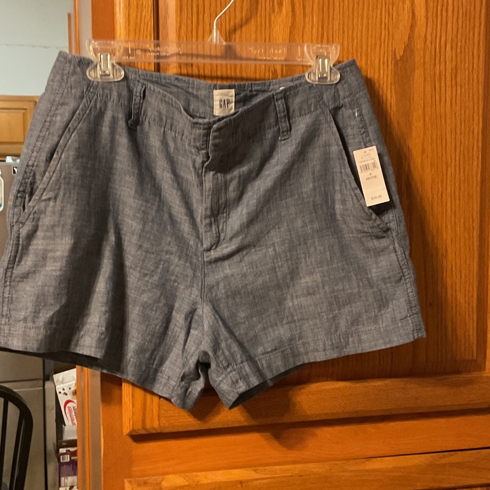NWT misses gap shorts size 8 petite